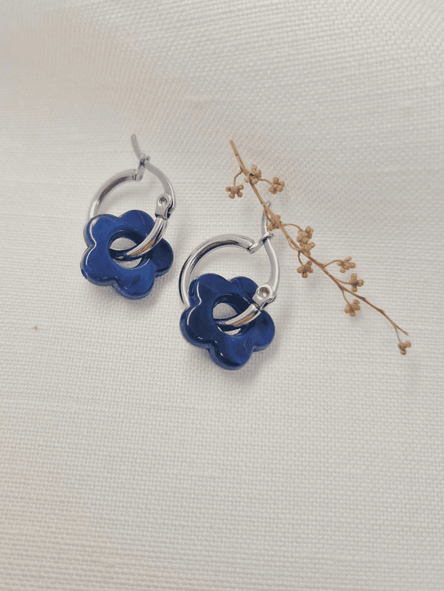 Boucles d&#039;oreilles &quot;Marguerite&quot; - bleu Saphir